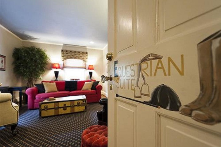 10 Fitch Luxurious Romantic Inn