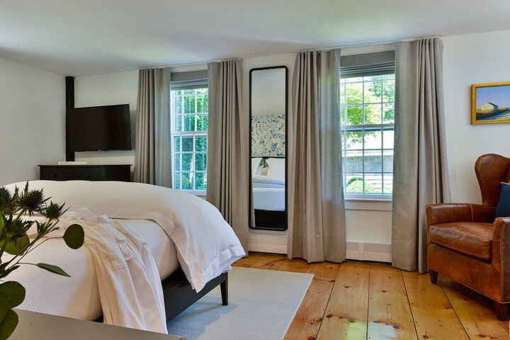 Room 7 of 72