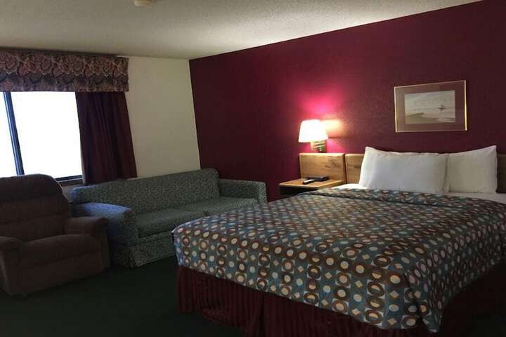 Room 13 of 18