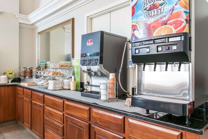 Breakfast/Coffee Service 38 of 44