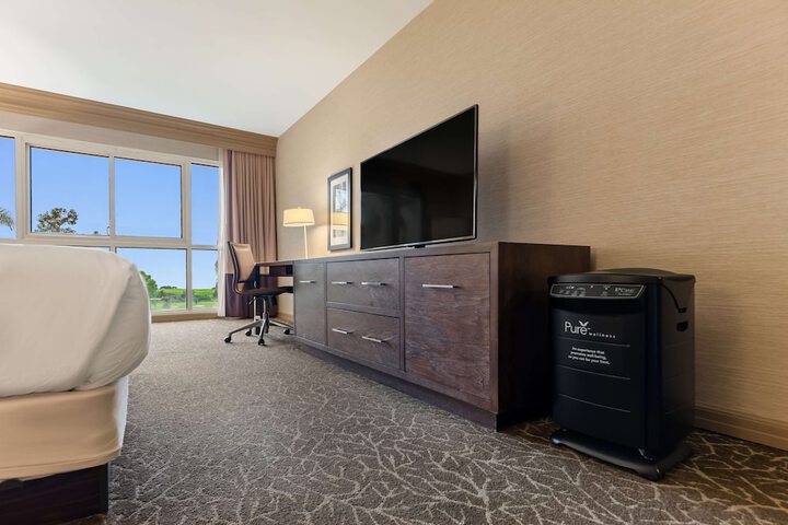 Room 33 of 141