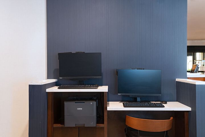 Business Center 21 of 21