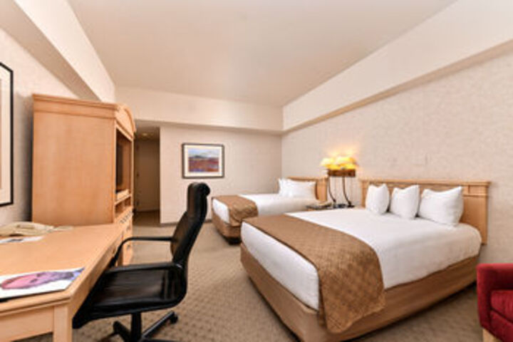 Edward Hotel and Convention Center