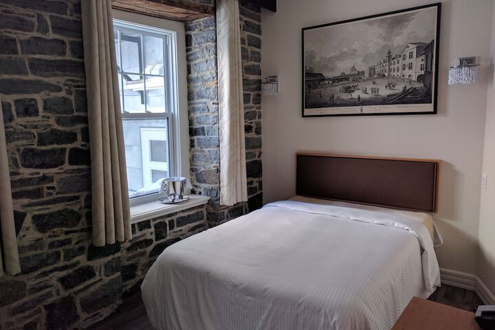 Room 14 of 42
