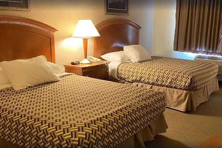 Room 32 of 41