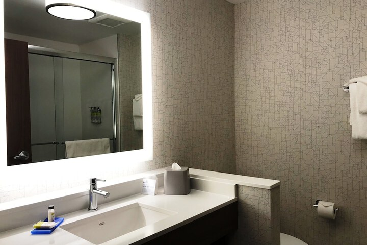 Room 72 of 148