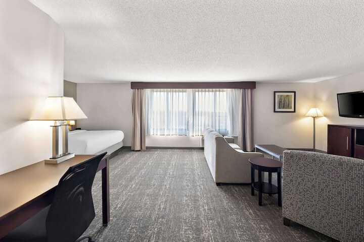 Best Western Luxbury Inn Fort Wayne