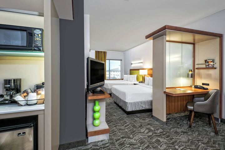 Room 10 of 20