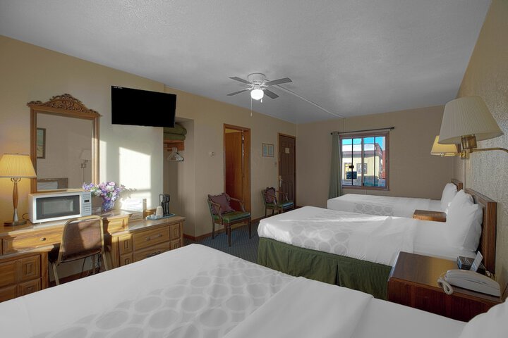 Room 25 of 48