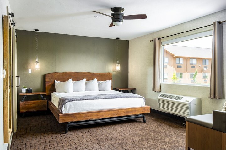 Red Sands Hotel