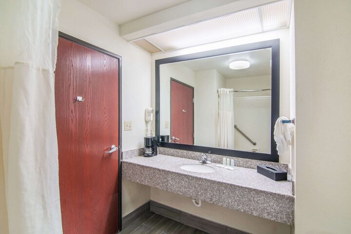 Quality Inn near University of Mobile