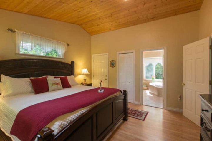 A Hidden Haven & Water Garden Cottages