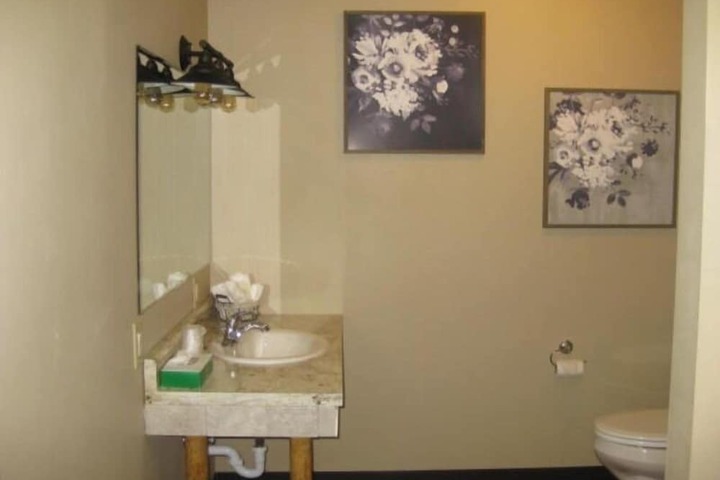 Room 15 of 28