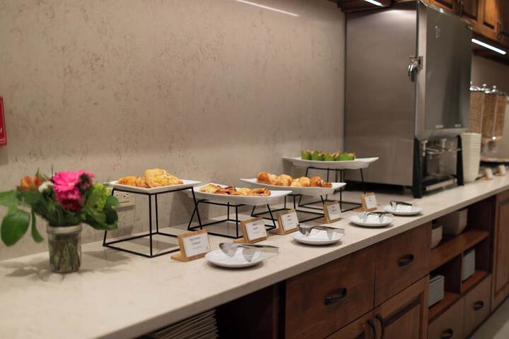 Breakfast/Coffee Service 50 of 57