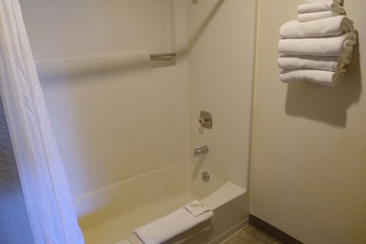 Room 14 of 34