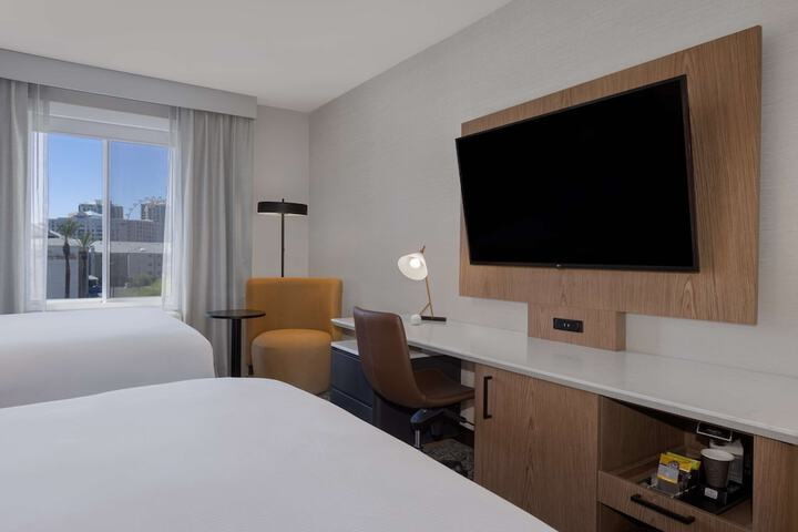 Room 9 of 36