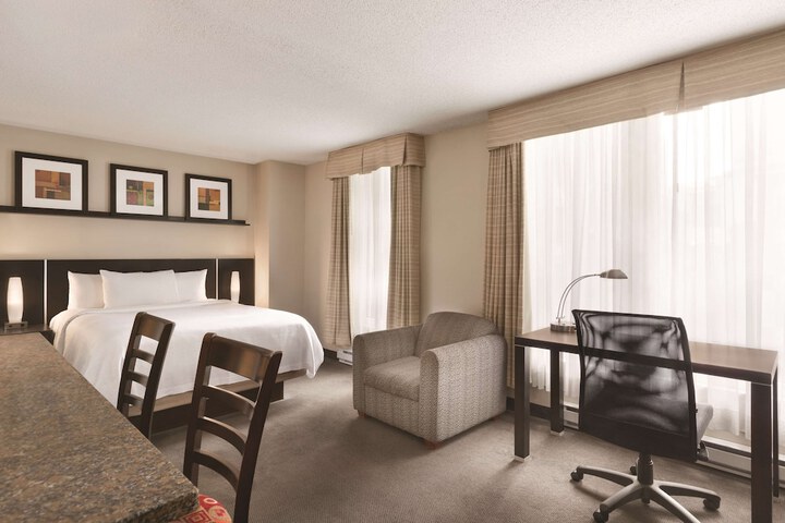 Room 8 of 48