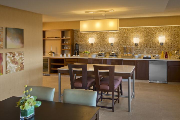 DoubleTree by Hilton Boston North Shore
