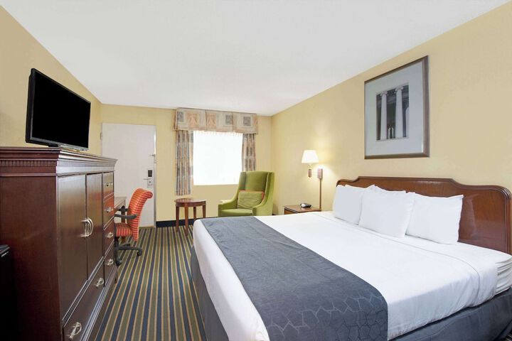 Room 16 of 22