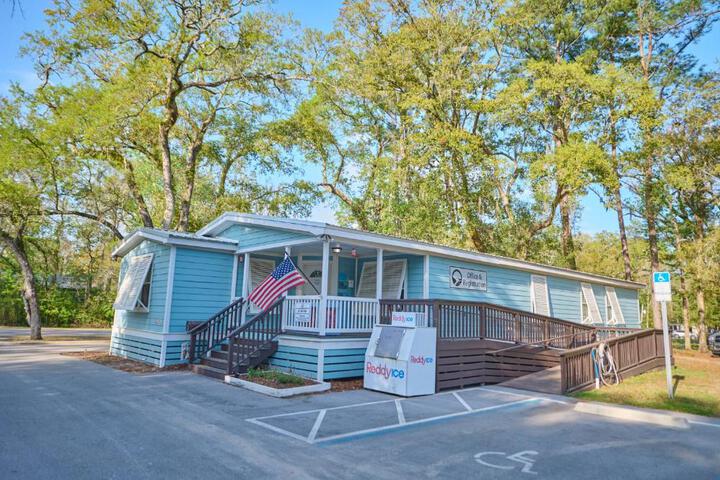 Live Oak Landing