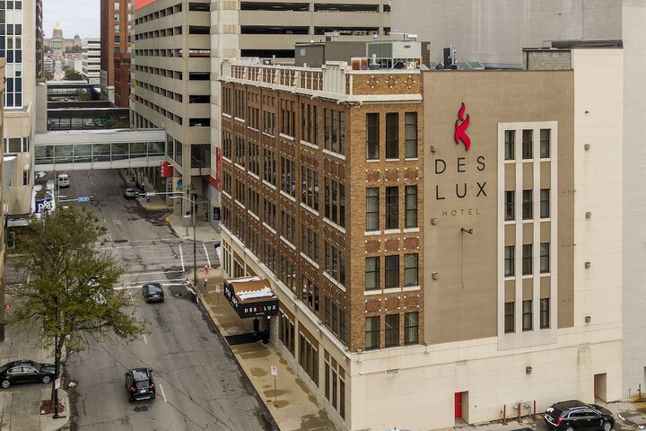 Des Lux Hotel
