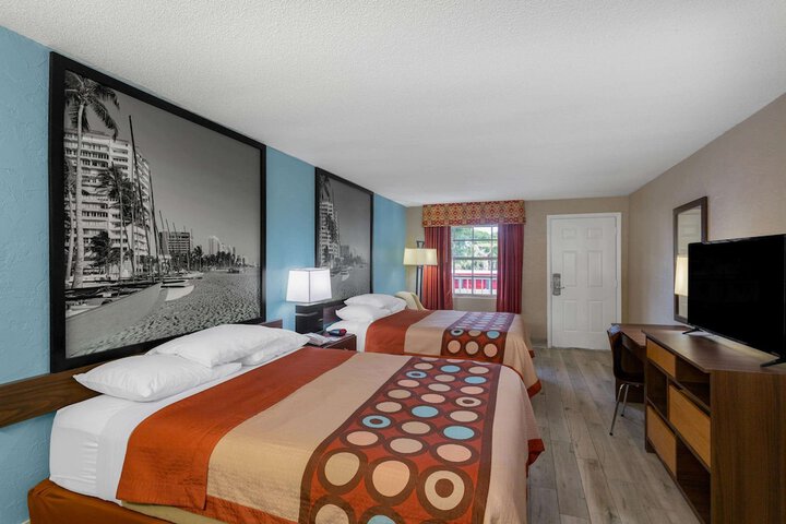 Room 15 of 22