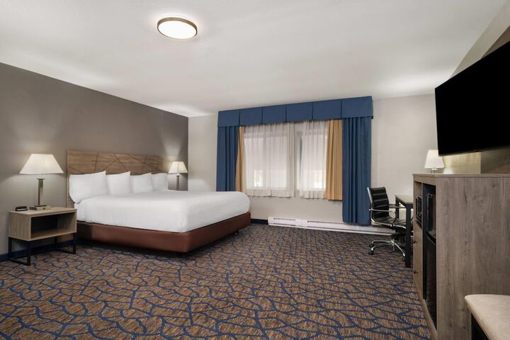 Baymont by Wyndham Waukesha