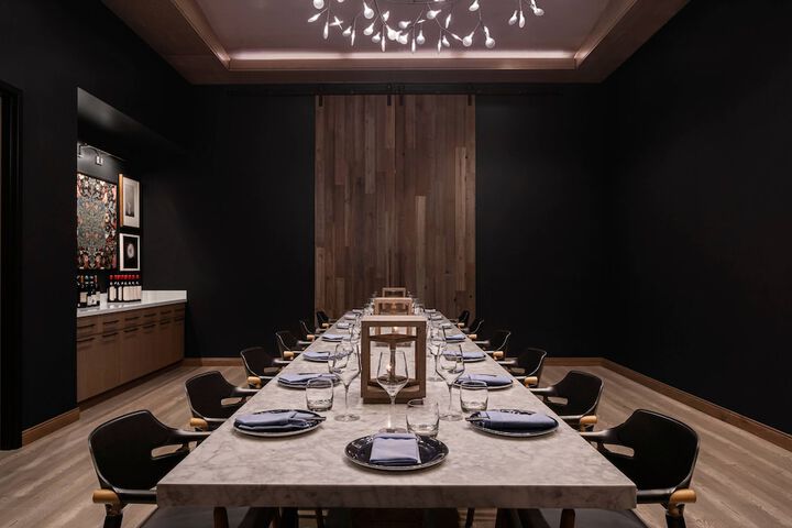 Dining 40 of 52