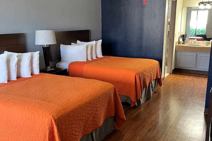 Room 50 of 101