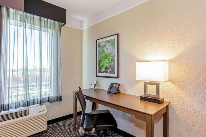 Room 12 of 34