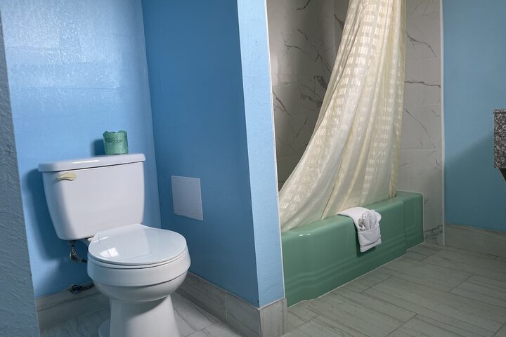 Room 28 of 43