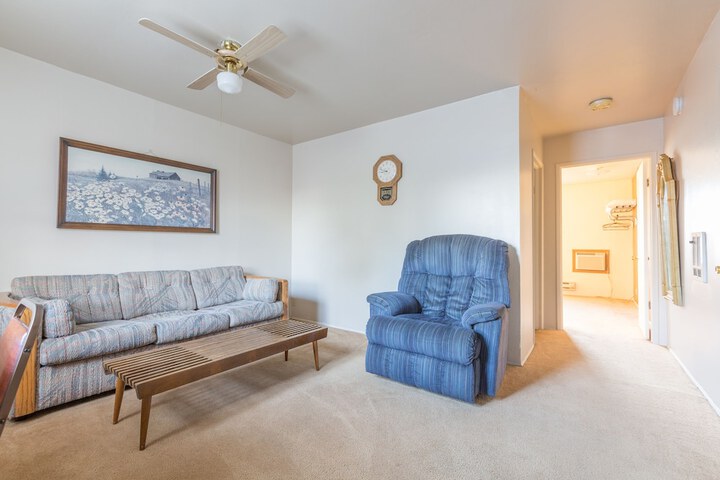 Room 21 of 34