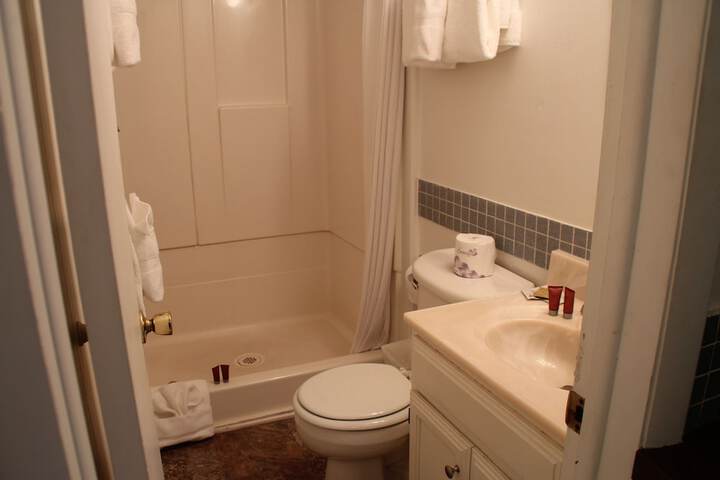 Room 136 of 175