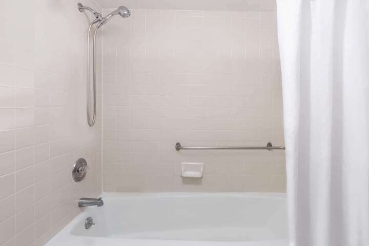 Room 8 of 16
