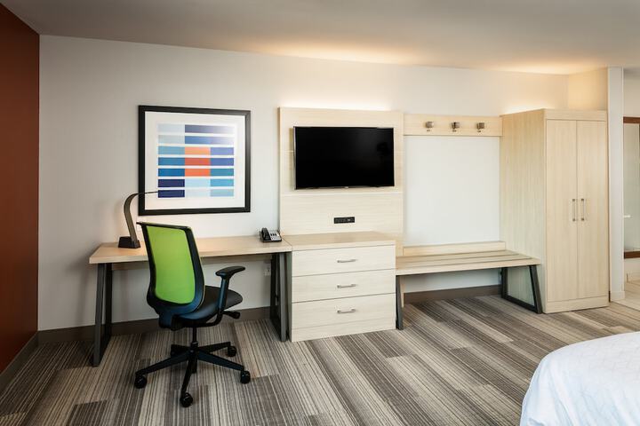 Room 28 of 45