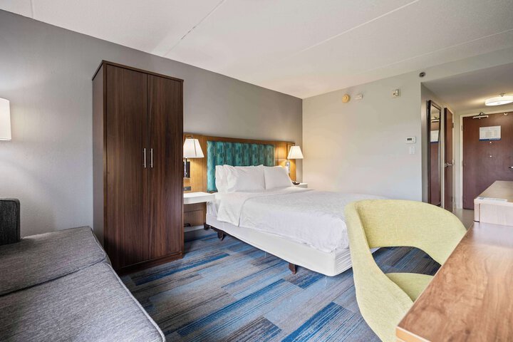Room 42 of 79
