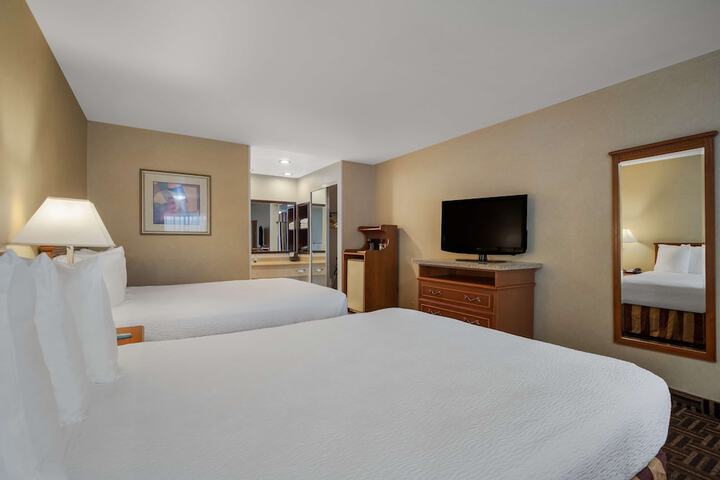 Room 33 of 37