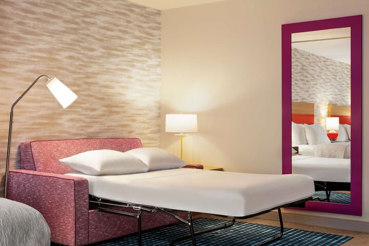Room 16 of 34