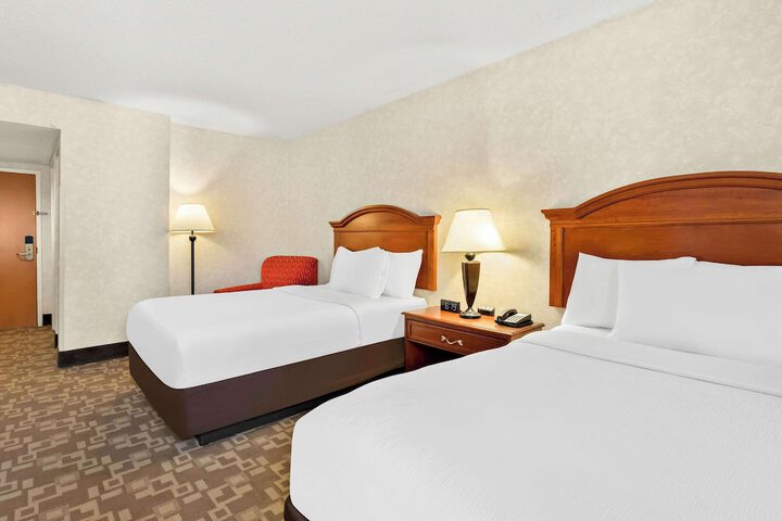 Room 26 of 46