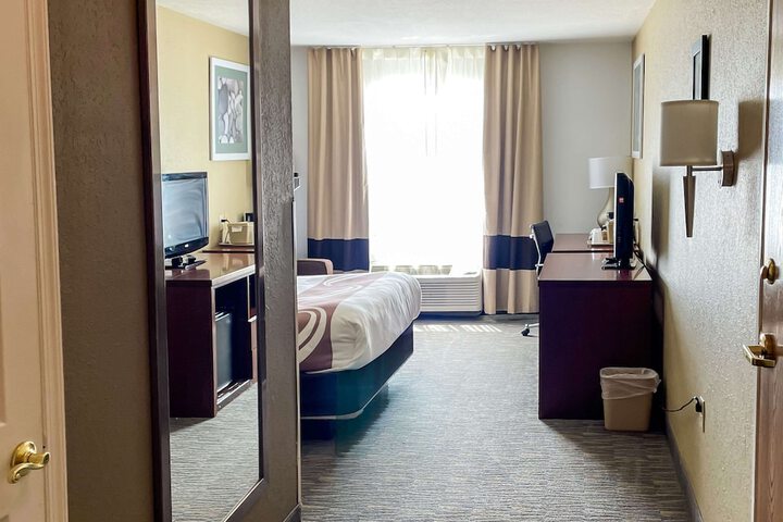 Room 30 of 46