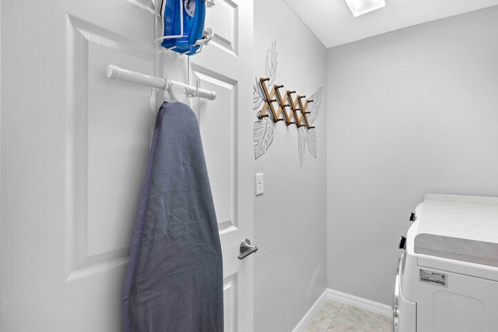 Englewood Vacation Rental w / Private Heated Pool!