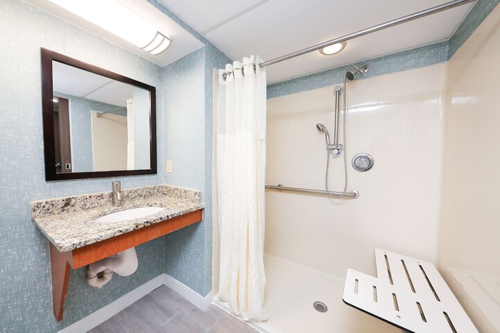 DoubleTree by Hilton Virginia Beach