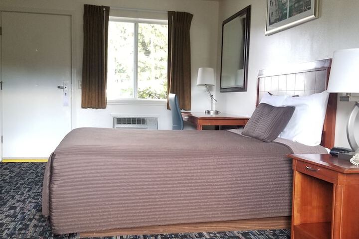 Riverview Lodge