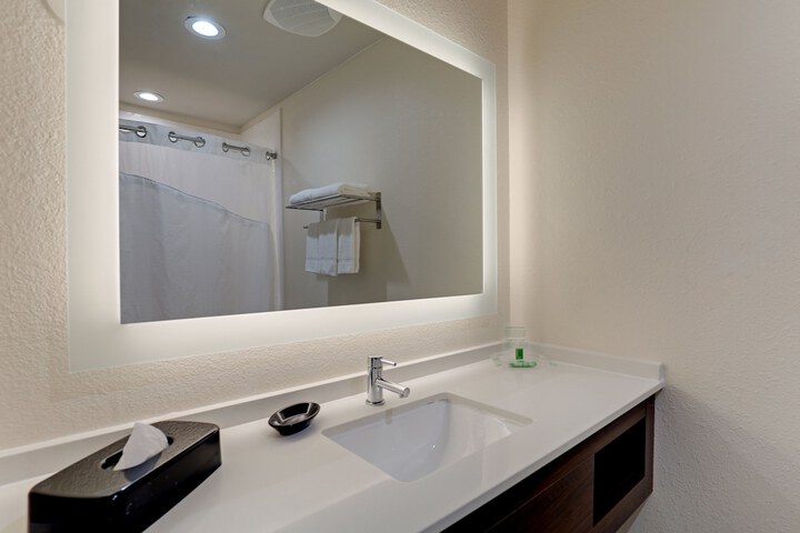 Room 42 of 73