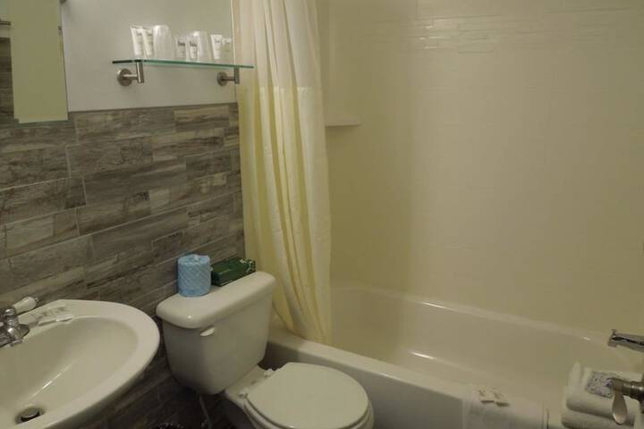Room 15 of 32