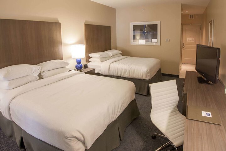 Hotel Renovo Des Moines UrbandaleTapestry Collection Hilton