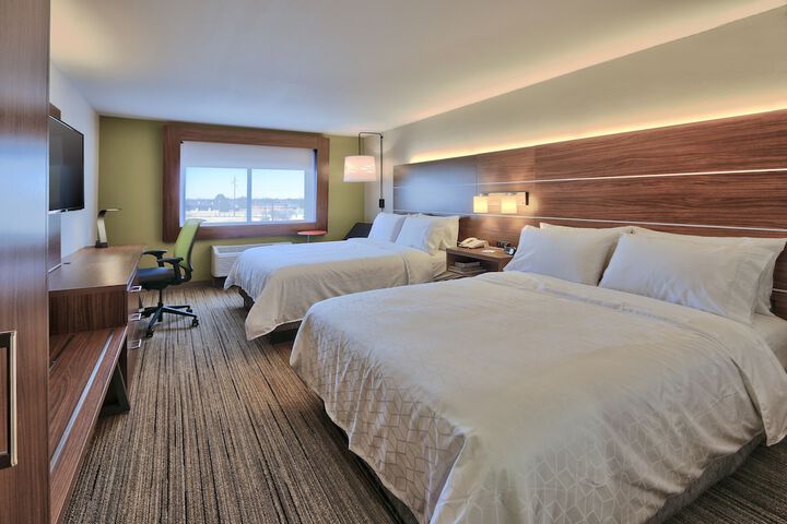 Holiday Express & Suites Portales by IHG