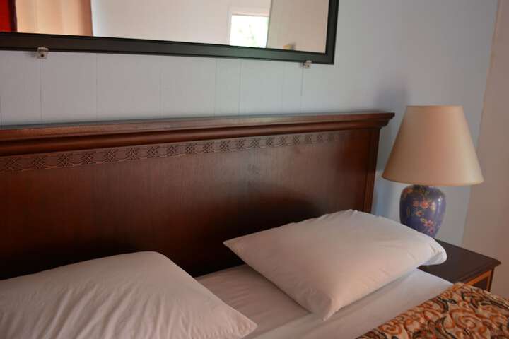 Room 9 of 37