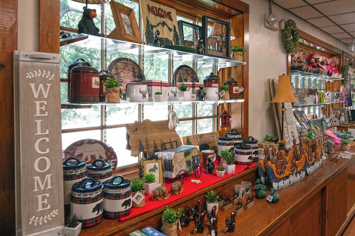 Gift Shop 120 of 145