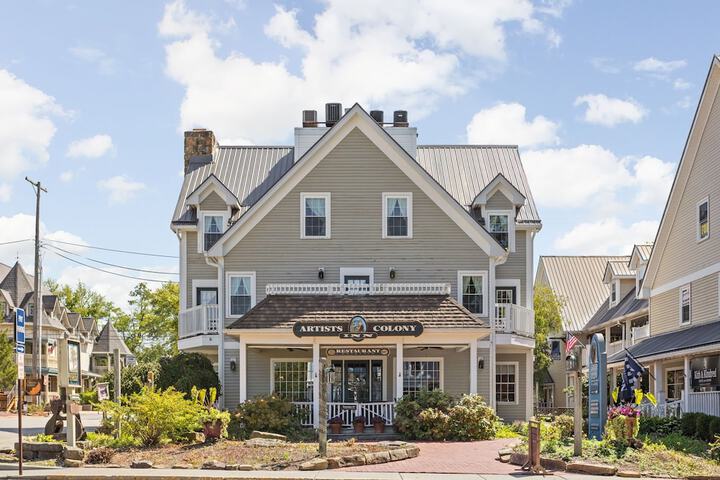 Artists Colony Inn